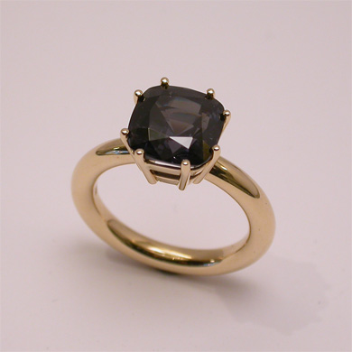 Ring Gelbgold  Spinell